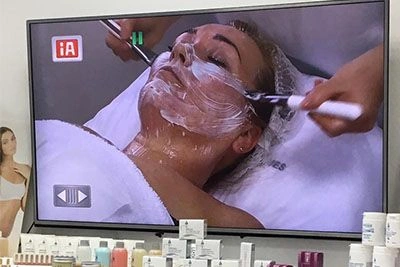 Косметологи Уральского региона прошли обучение от бренда Les Сomplexes Biotechniques M120 Косметологи Уральского региона прошли обучение от бренда Les Сomplexes Biotechniques M120